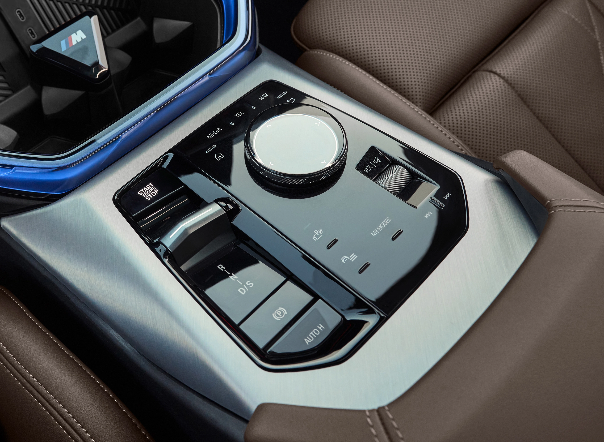 Centre Console with rocker switch selector level