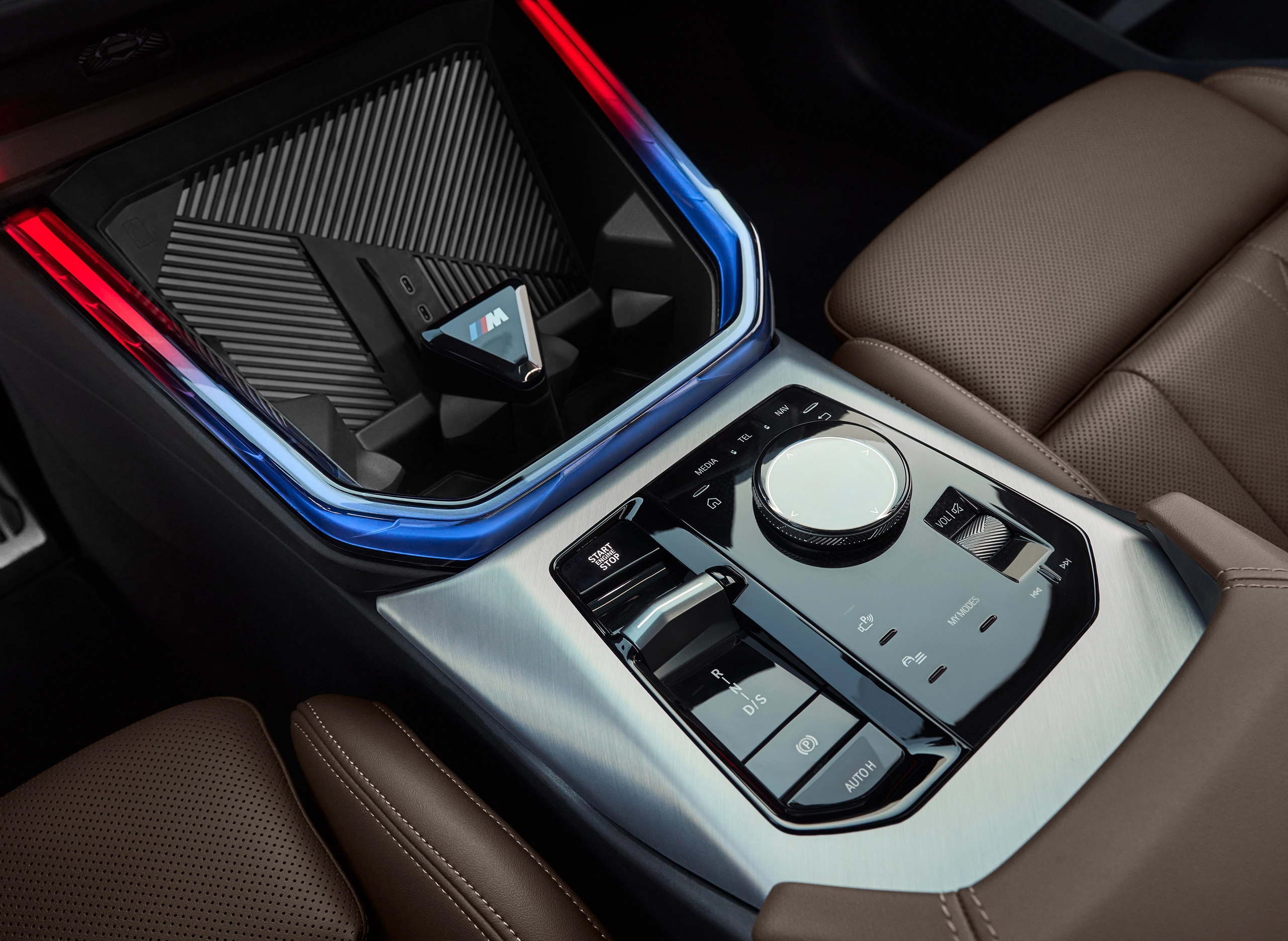 Center Console with Rocker Switch & BMW Interaction Bar