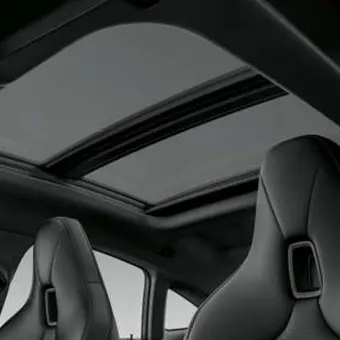 Panoramic glass sunroof.